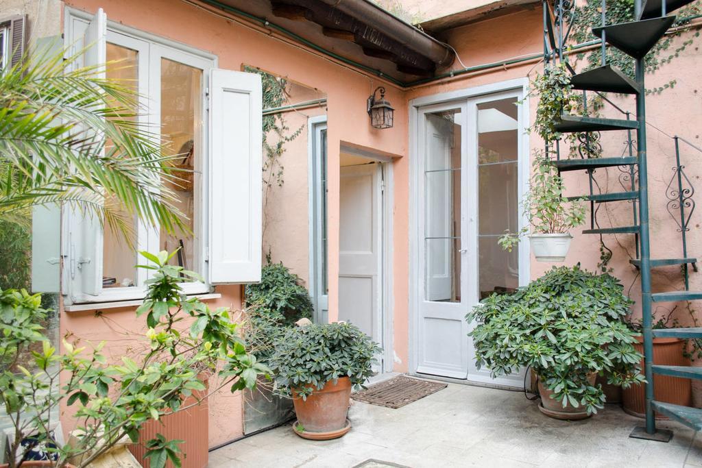 Monti Secret Garden Apartment Roma Ngoại thất bức ảnh