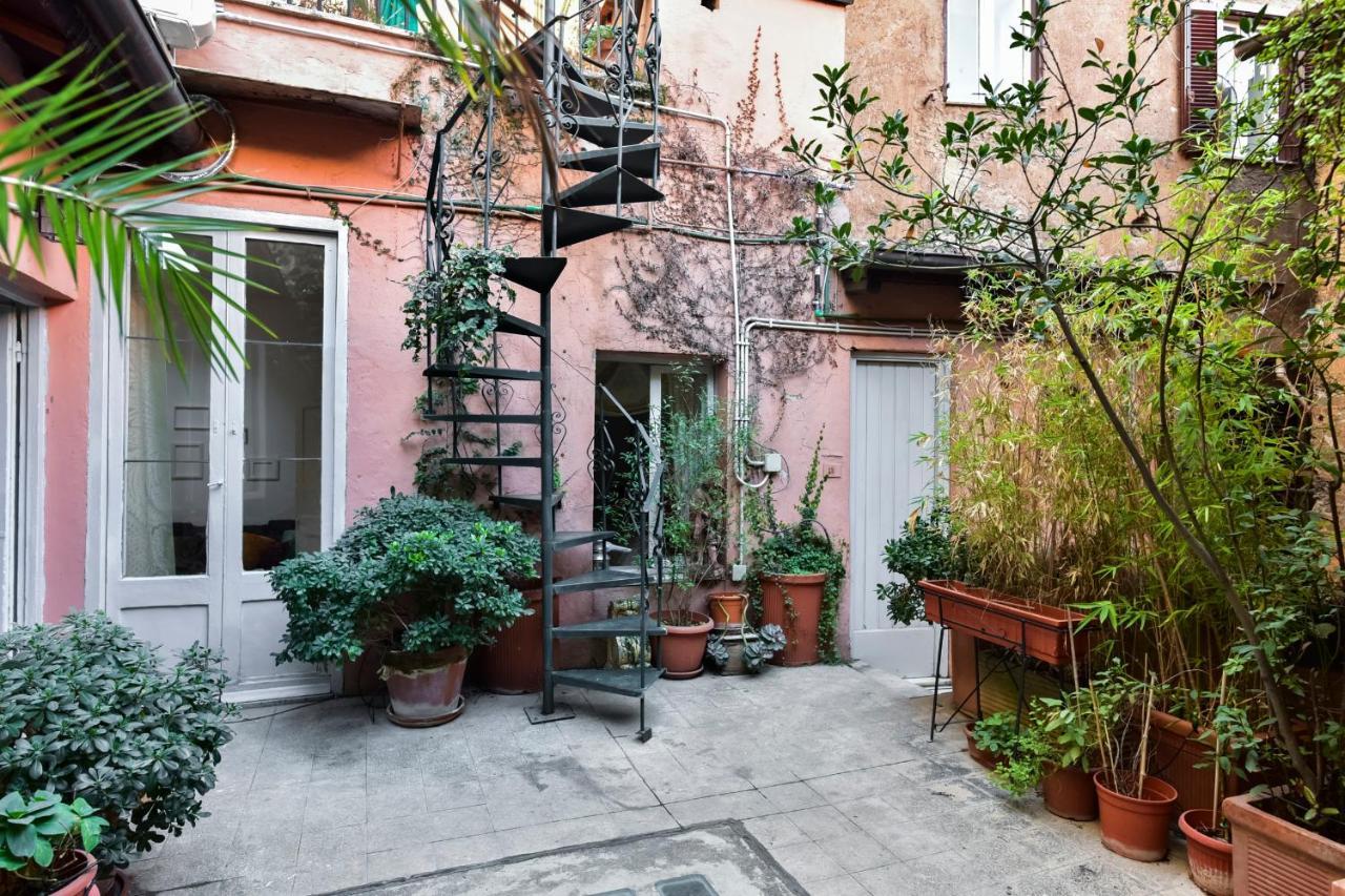 Monti Secret Garden Apartment Roma Ngoại thất bức ảnh